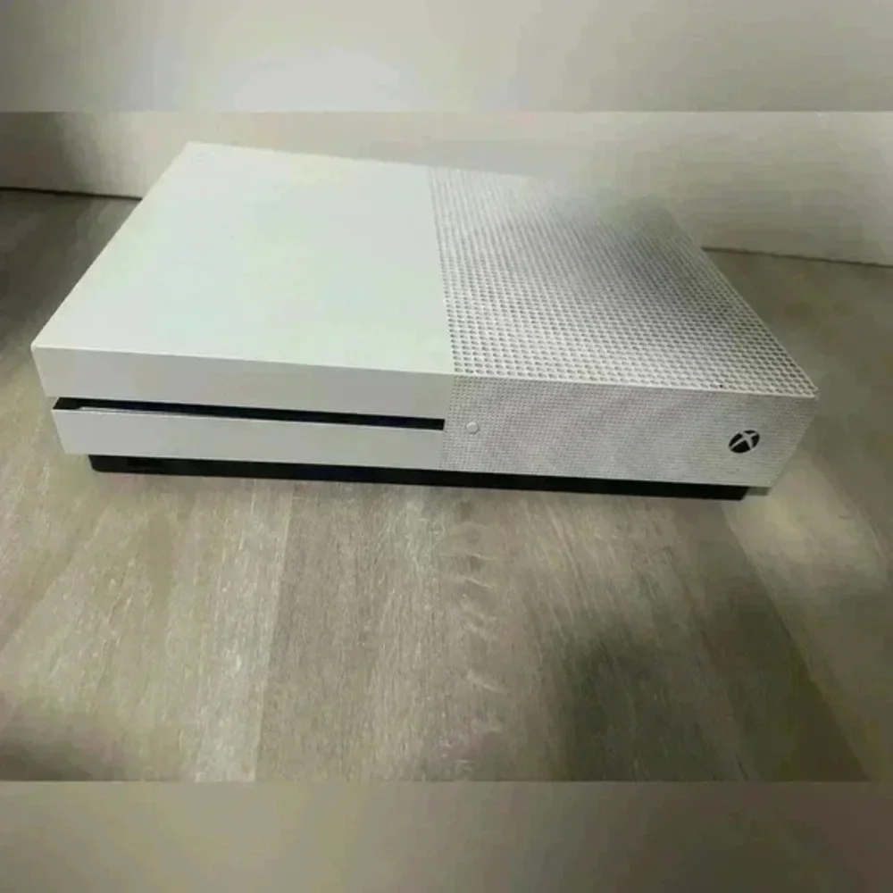 Xbox One S White 4K HDR Gaming Console Disc Drive